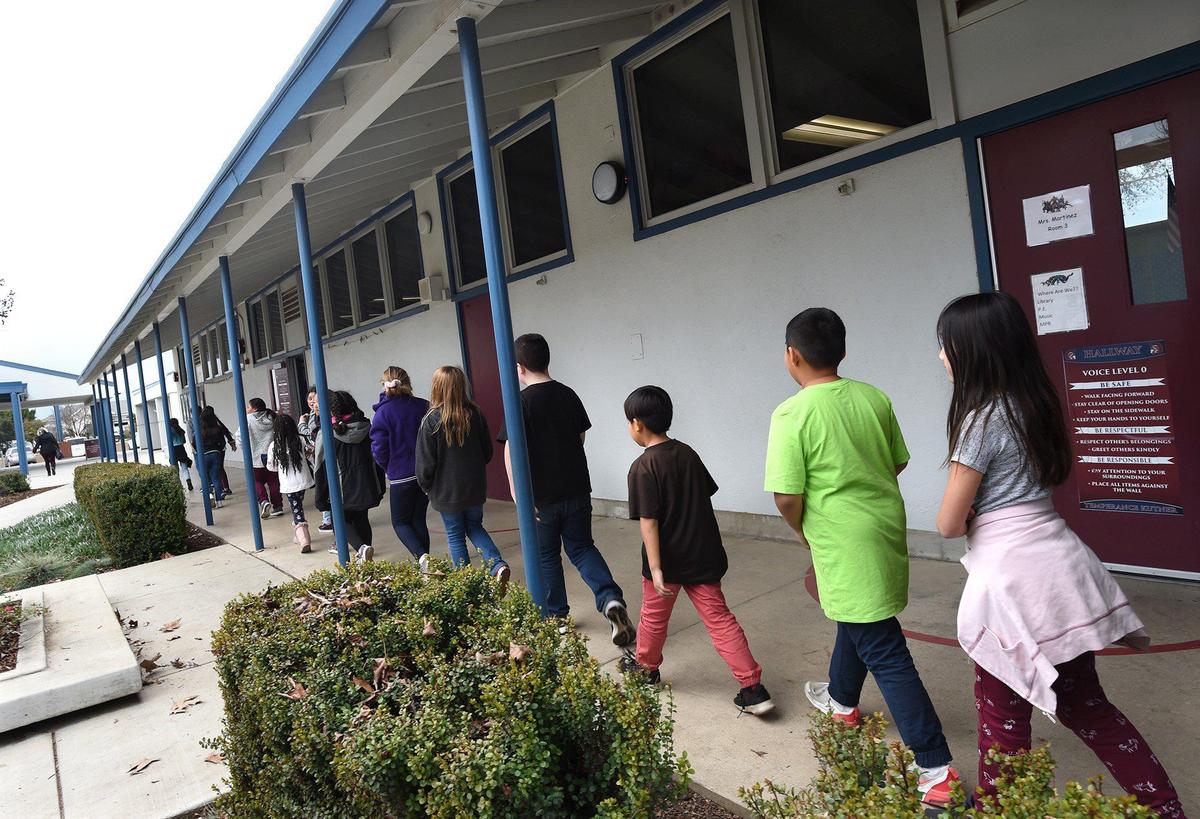 Teachers in one of the largest Fresno County school districts are taking steps to form a union following disagreements and tensions between administrators and teachers. (Bee file photo)