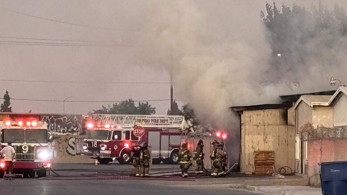 Fire damages Fresno tow yard warehouse, dozens of vehicles, officials say
