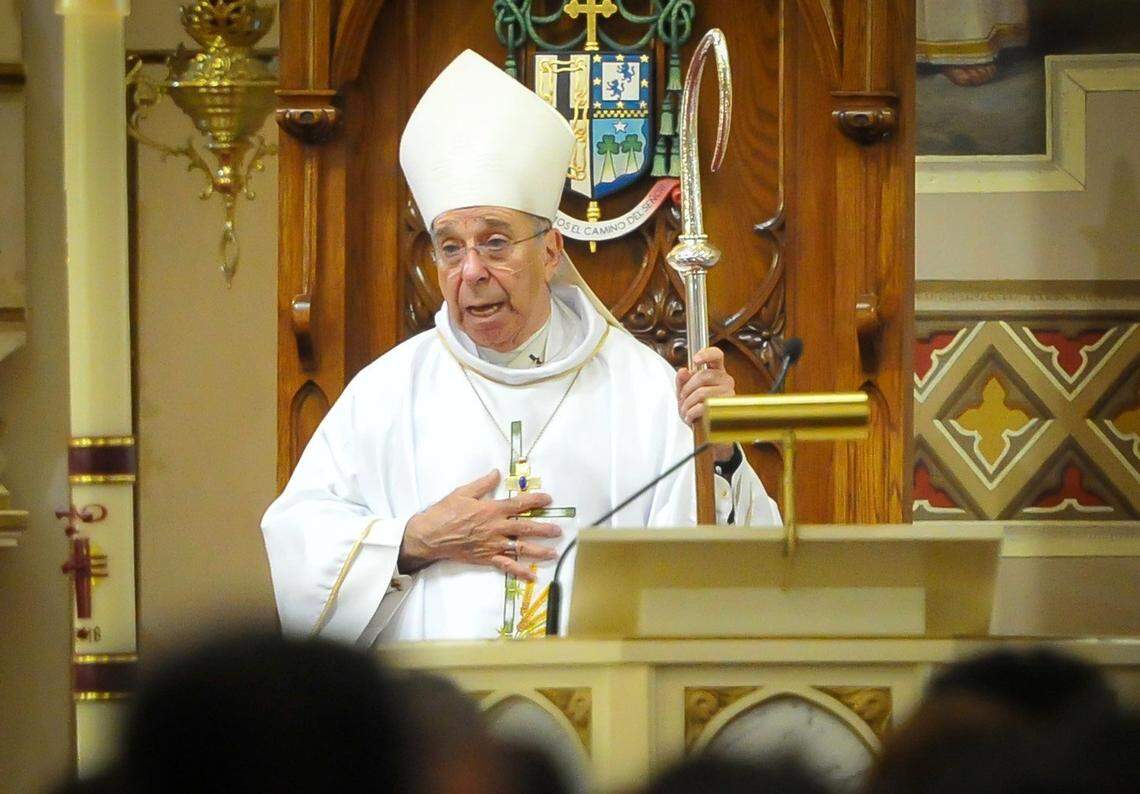 Bishop Armando Xavier Ochoa performs what could be his last Easter Mass at St. John’s Cathedral Church, Sunday morning, April 1, 2018.
