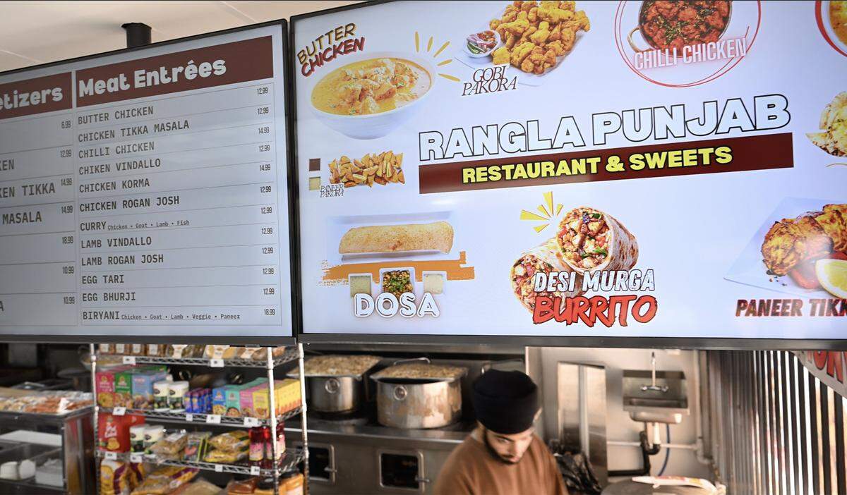 Rangla Punjab Restaurant & Sweets is offering the viral vegetarian noodle burger along Shields Avenue near West Avenue. Photographed Friday, Oct. 17, 2025 in Fresno.