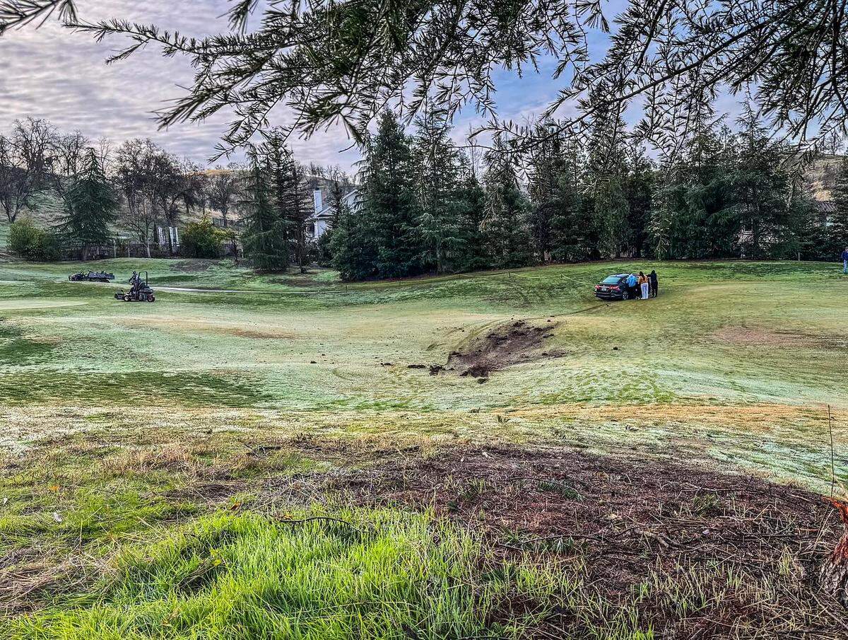 Early morning fog caused a crash at Eagle Springs Golf Club off Sky Harbor Road in Fresno.