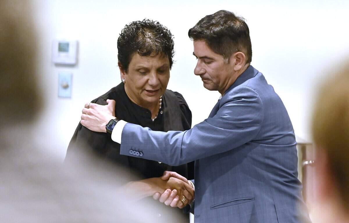 Fresno State President Saúl Jiménez-Sandoval, right, thanks chairperson Vinci Ricchiuti for her work with the foundation as she ends her term during the final full board meeting for the Fresno State Foundation Tuesday afternoon, June 30, 2026 in Fresno.