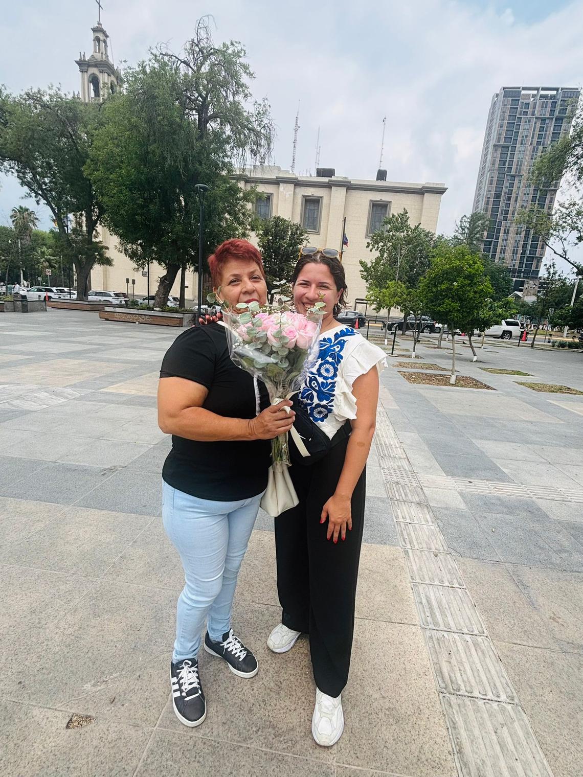 Patricia Vázquez Topete returned to Mexico in May after two decades in California. Pictured with her mother on May 28, the first time she saw her in person since she left Mexico 20 years ago.