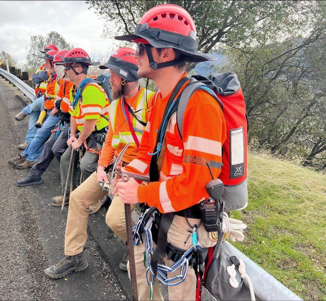 Caltrans geologists have arrived in eastern Fresno County to evaluate the rockslide that has closed Highway 168.
