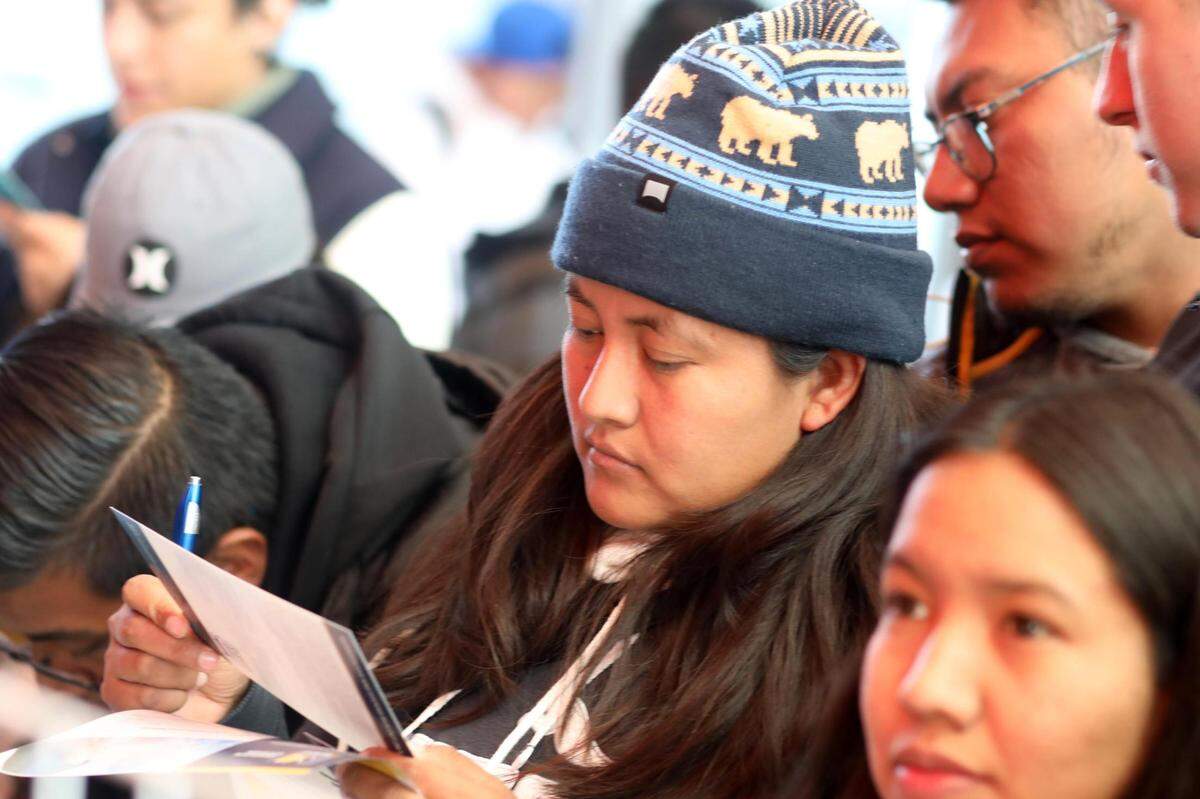 Estudiantes universitarios de la Universidad Autónoma Chapingo, una de las principales instituciones agrícolas de México, visitan la Universidad de California, Merced el 1 de marzo durante un viaje educativo de 10 días a los Estados Unidos.