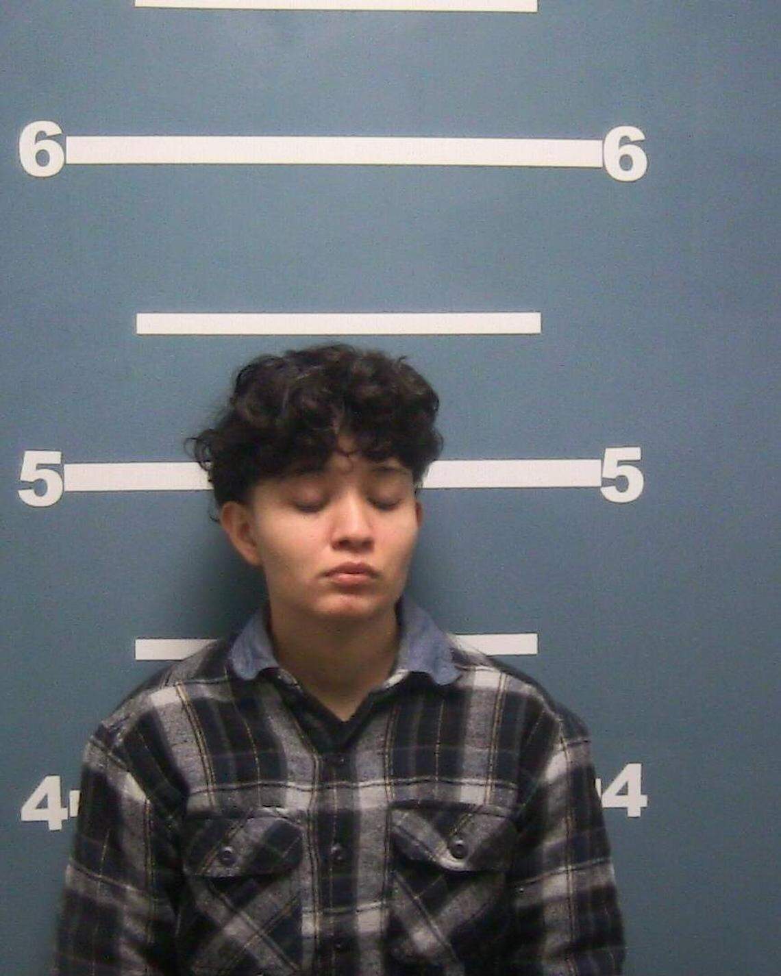 Foto de la ficha de ingreso de la joven de 28 años Maricsa Banuelos, de Visalia.