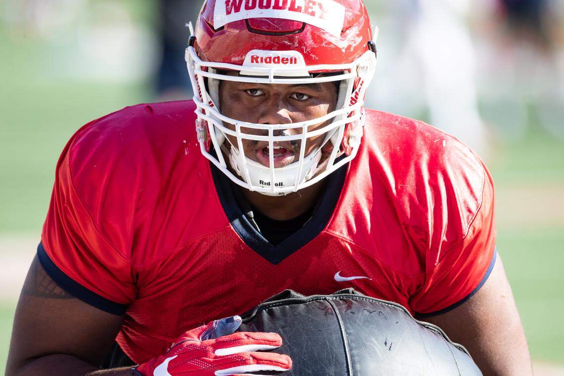 Fresno State redshirt sophomore Quireo Woodley is expected to play a key role as the center on a Bulldogs’ offensive line that has to replace four starters from a 12-2 team. The Bulldogs’ offensive has thrived the past two seasons with veteran center Aaron Mitchell in 2017 and Micah St. Andrew and Markus Boyer in 2018.