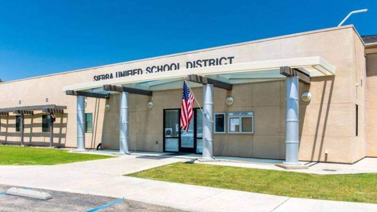 Fresno County’s Sierra Unified schools shut down its campuses Monday, ordering all students to return to distance learning as the district struggles with teacher and staff shortages during the latest wave of coronavirus infections.