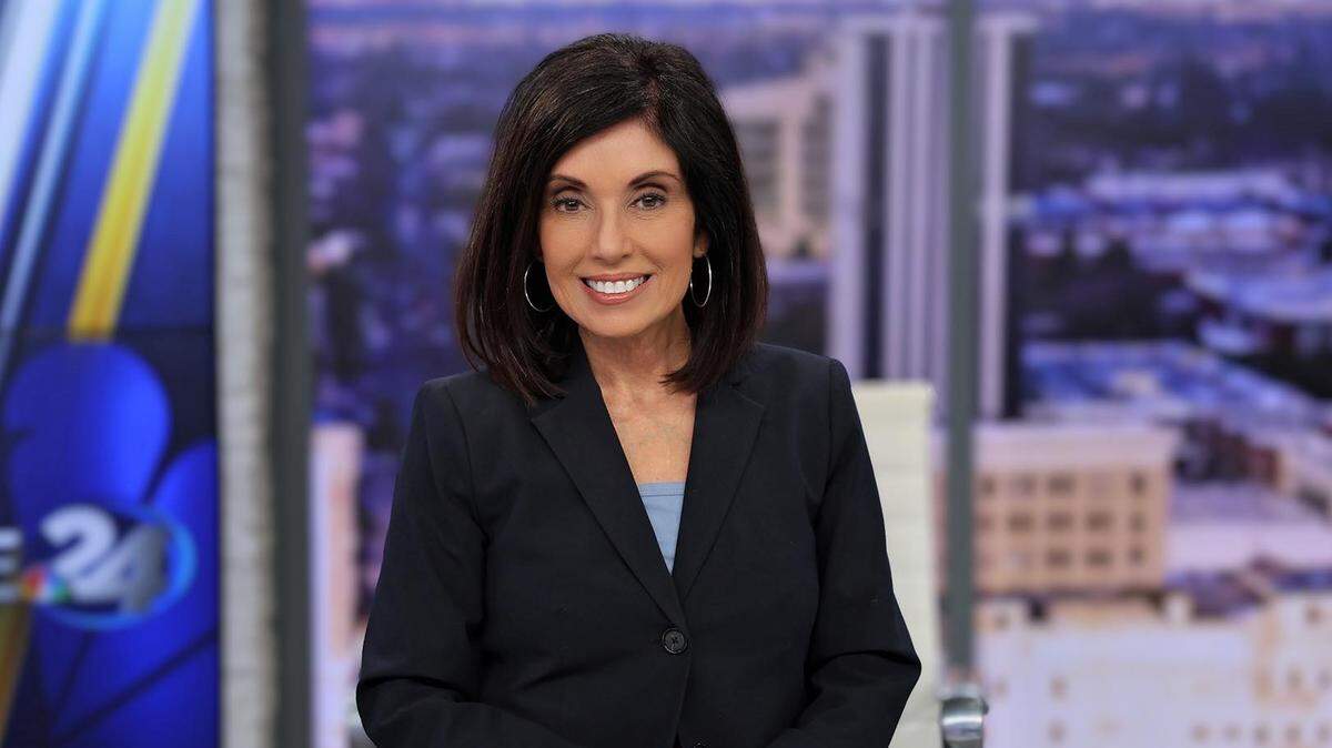 Longtime Fresno TV anchor Stefani Booroojian announced Monday that this will be her final week on air at KSEE 24 as she gets set to retire.