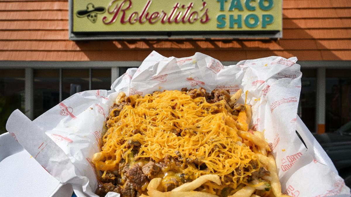 Fresno classic Robertito’s honors a long-gone brother with asada fries, Mexican food