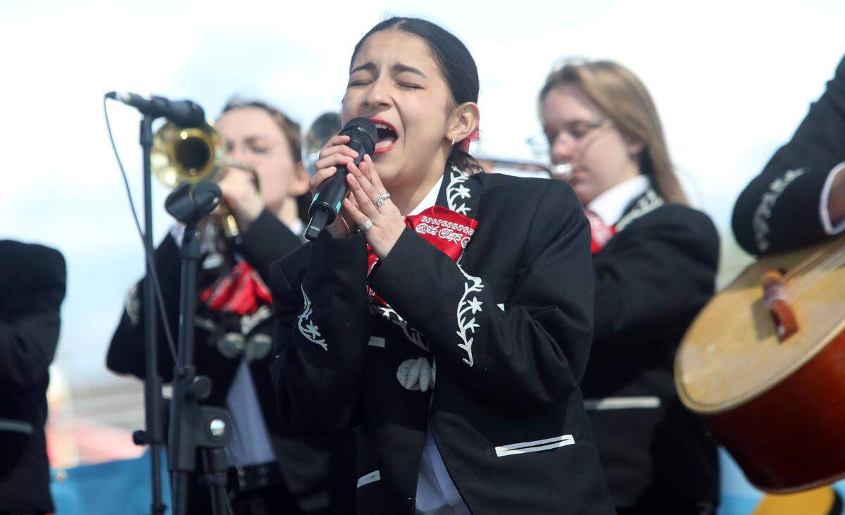 Ona Sánchez of Mariachi de León from Kerman High School performed ‘Si Nos Dejan’ during the March 25, 2023 High School Mariachi Festival at Ratcliffe Stadium.