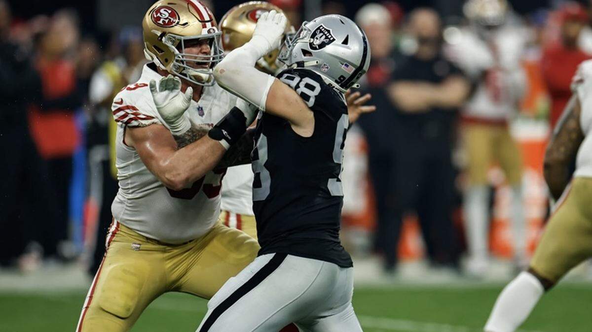 Las Vegas Raiders star Maxx Crosby in a game against the San Francico 49ers in January 2023.