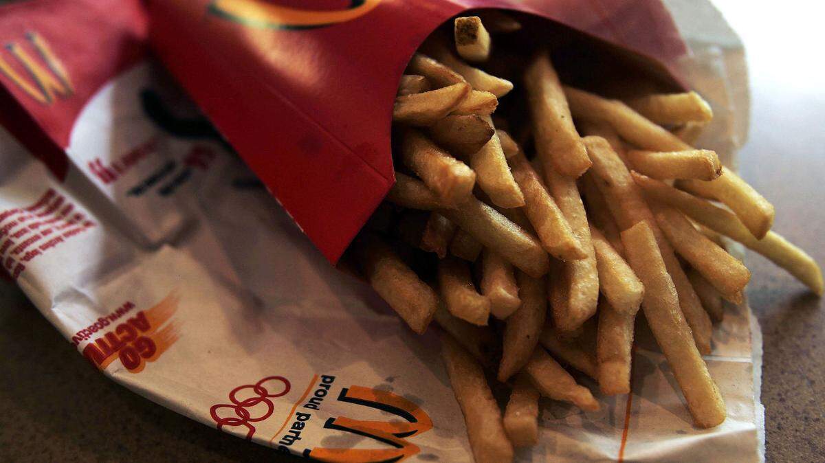 Making French fries for McDonald’s years ago was a difficult task, according to former worker who says Donald Trump got off easy with his recent publicity stint.
