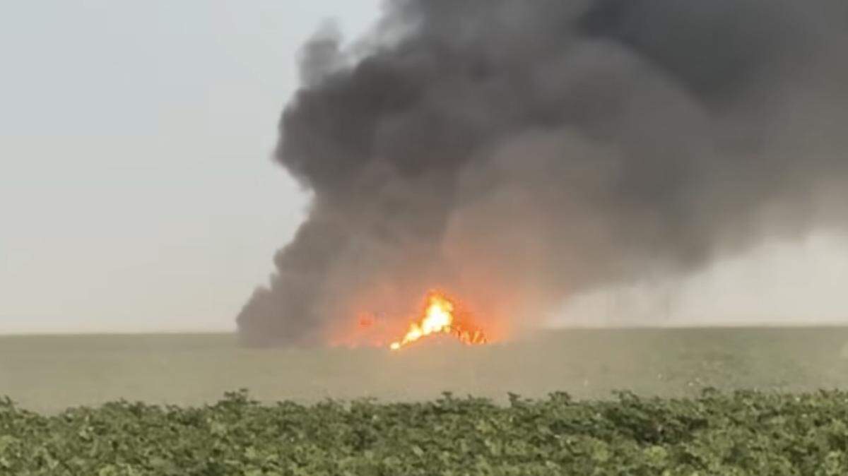 A US Navy F-35C fighter jet crashed Wednesday night in Fresno County. The pilot was not injured.