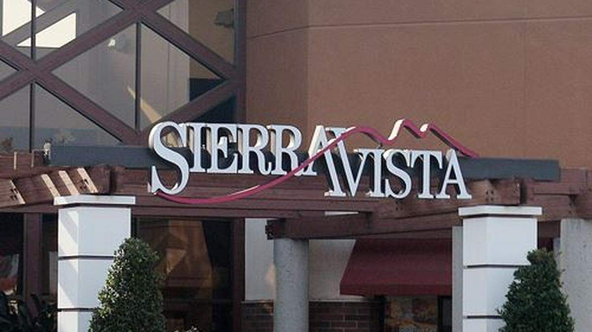 Captain Crab is a new restaurant that is expected to open open by the end of the year in the outdoor portion of Sierra Vista Mall in Clovis.