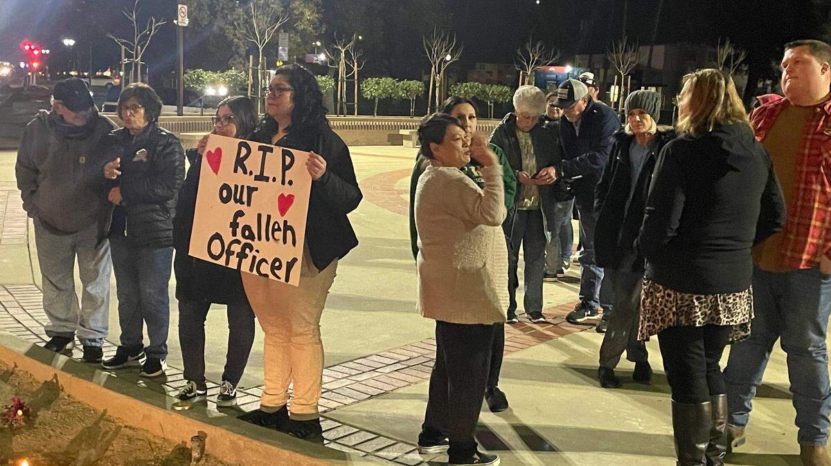 Hours after a gunman took the life of Selma police officer Gonzalo Carrasco Jr., community members gathered Tuesday for a spontaneous memorial at Veterans Plaza.
