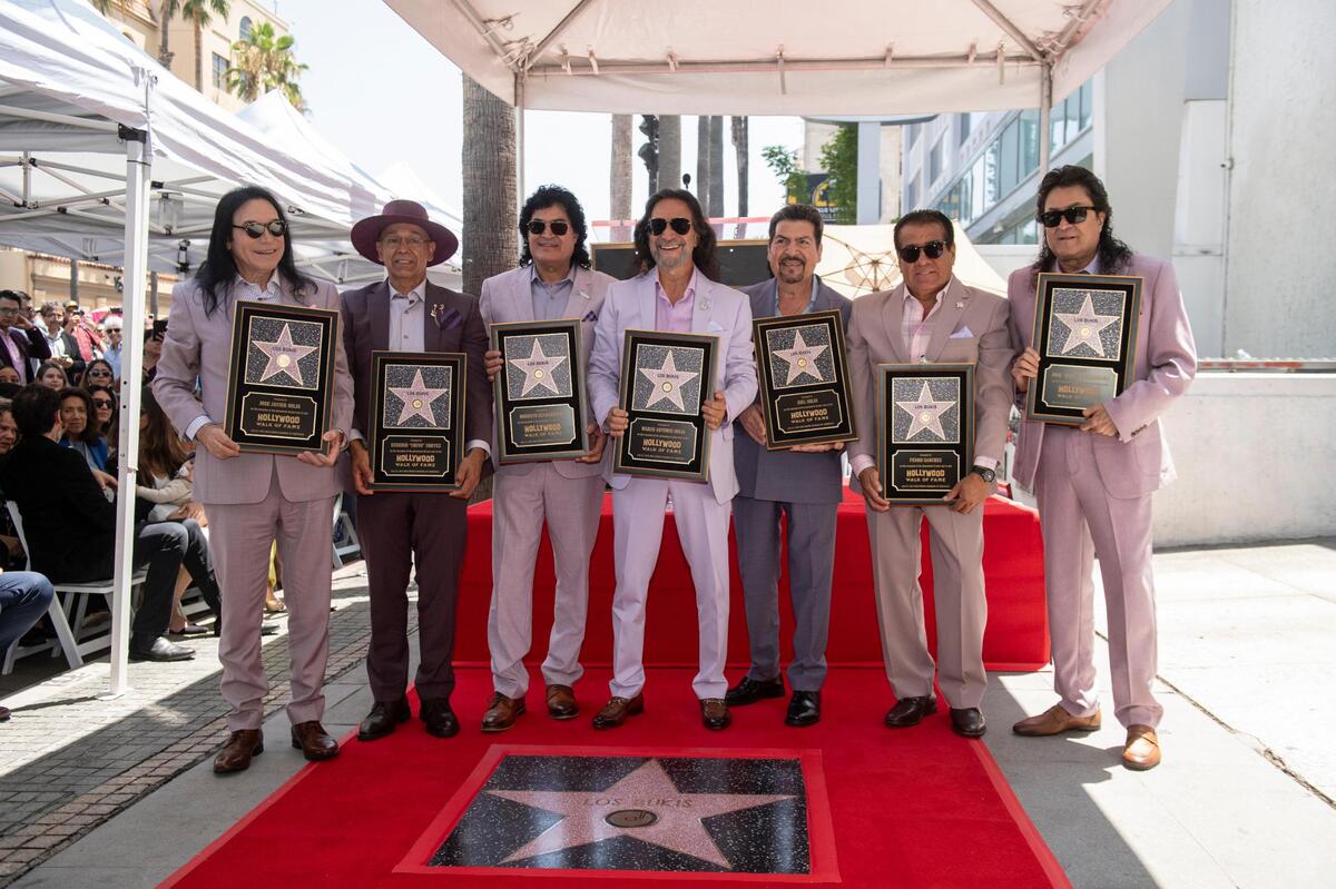 Los Bukis recibieron la estrella 2,817 en el Paseo de la Fama de Hollywood.