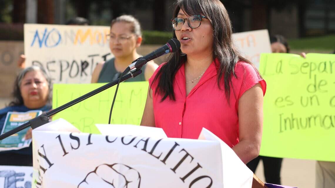 Grupos por los derechos de los inmigrantes en Fresno critican las tácticas de ICE y piden precaución