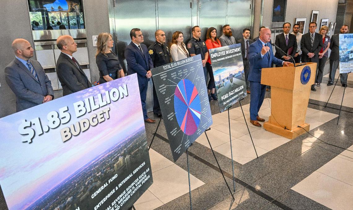 Mayor Jerry Dyer presents his fiscal year 2024 mayor’s budget during a news conference at Fresno City Hall on Thursday, May 18, 2023.