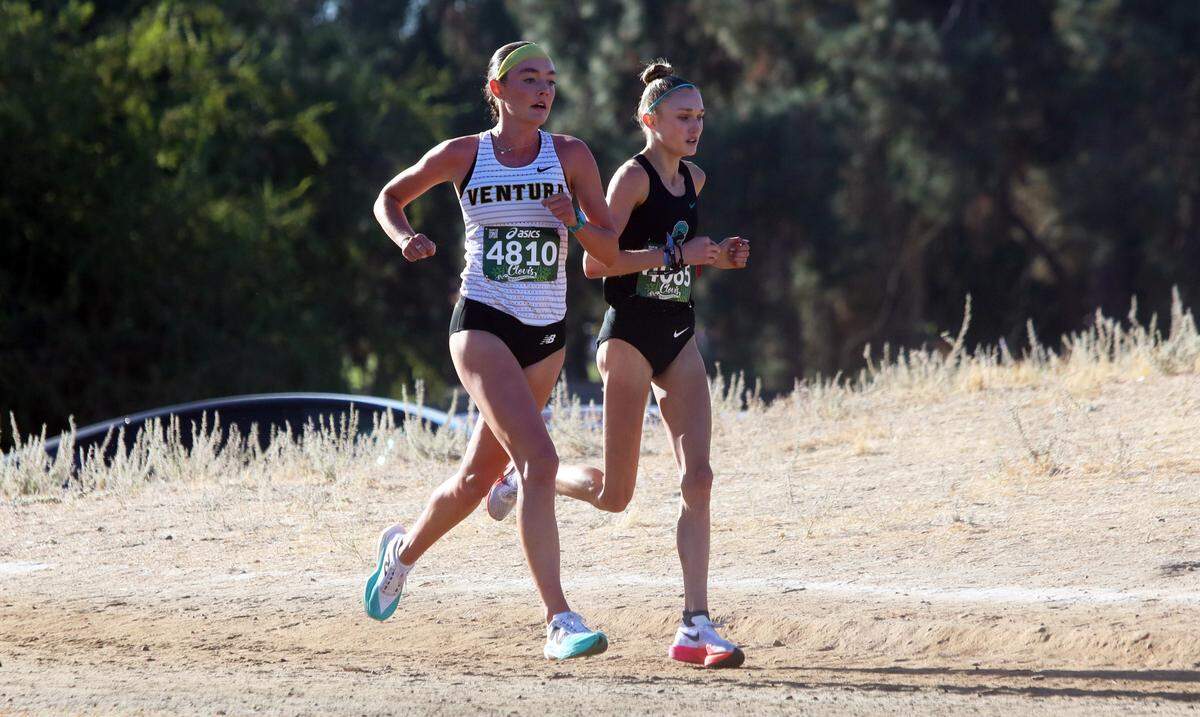 Ventura High senior Sadie Engelhardt (4810) won the Bill Buettner race of the 2024 Asics Clovis Cross Country Invitational at Woodward Park on Oct. 12, 2024 with a time of 16:24.2. Santiago Canyon senior Rylee Blade (4065) was second in 16:31.3.