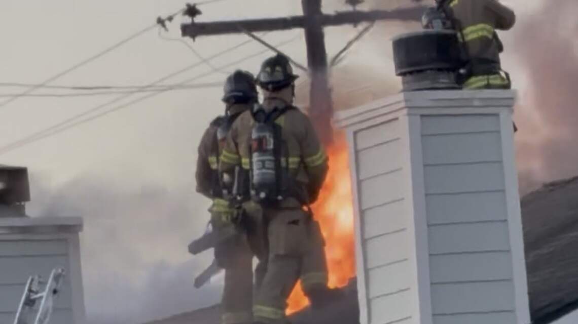 Apartment fire displaces dozens, damages 12 units, Fresno battalion chief says