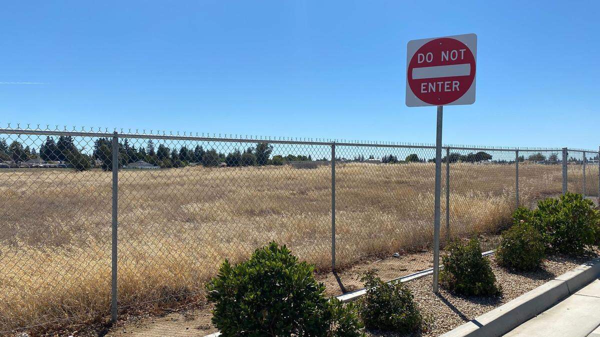 A parcel of land at the southwest corner of Herndon and Brawley in northwest Fresno has been sold by the city.