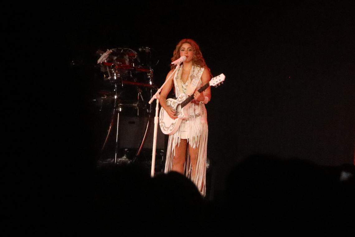 Shakira se presenta durante su concierto agotado Las Mujeres Ya No Lloran World Tour en el Valley Children’s Stadium, el 7 de agosto de 2025 en Fresno.