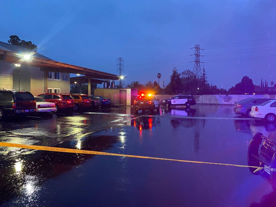 Police investigate a fatal shooting at an apartment complex near Fruit and Ashlan Avenues in Fresno, Ca.