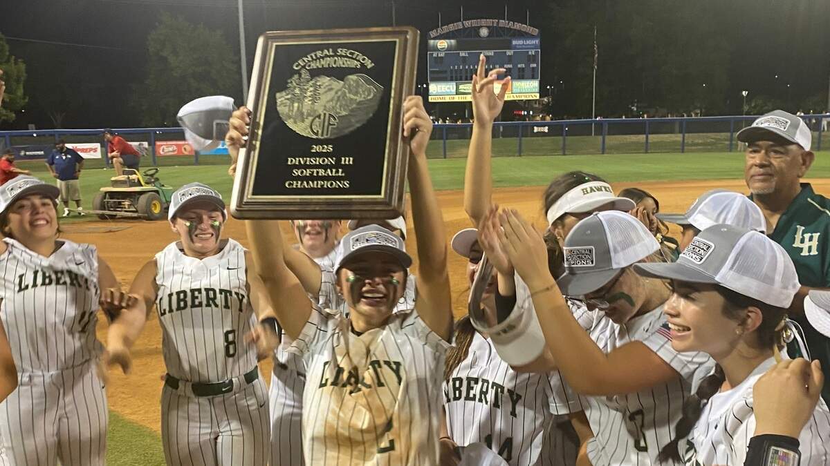 Liberty-Madera Ranchos celebrates a Central Section Division III title on Friday, May 30, 2025.