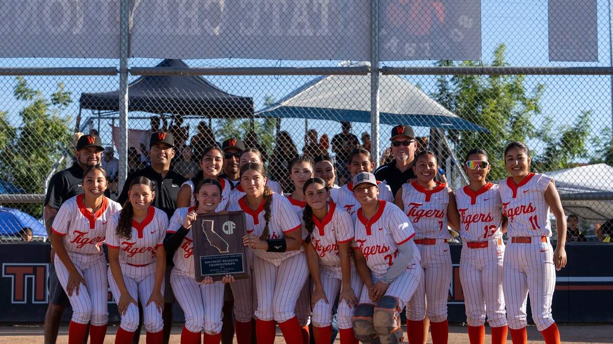 Woodlake poses for a CIF regional title.