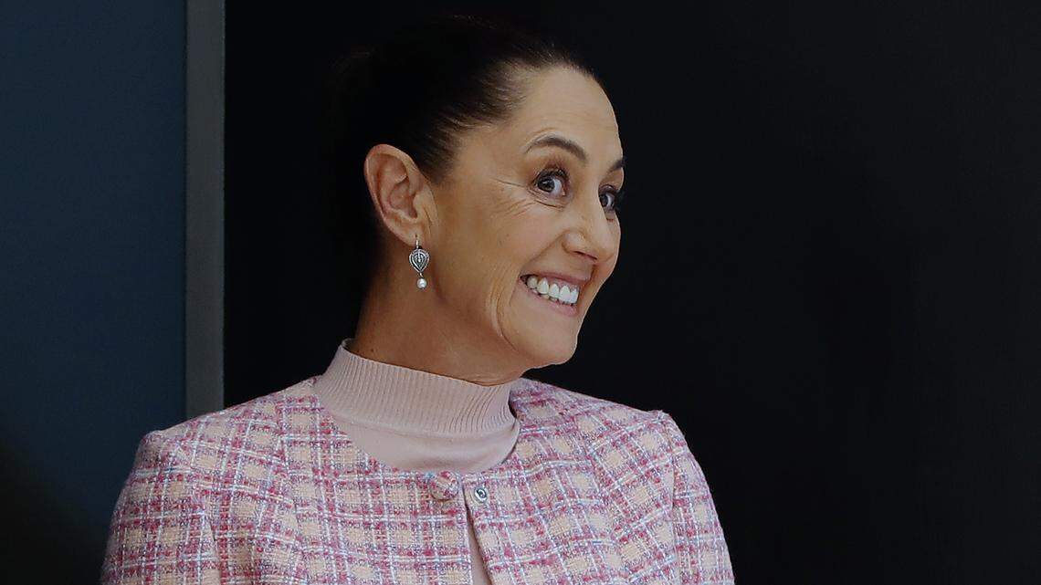 La presidenta electa de México, Claudia Sheinbaum, proyectó el 17 de julio que su gobierno será “feminista” con enfoque “social”, a la vez que refrendó su propuesta de reforma para elevar a rango constitucional la igualdad sustantiva y erradicar la violencia contra las mujeres en el país.