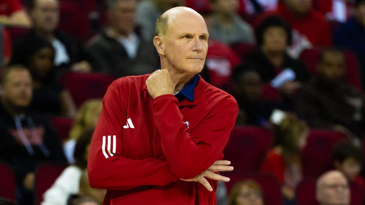 Fresno State men’s basketball coach Vance Walberg watches the Bulldogs rally to defeat Sacramento State 64-57 in their Nov. 8, 2024, season opener at Save Mart Center. Fresno State is 4-8 in Walberg’s first year heading into Mountain West play.
