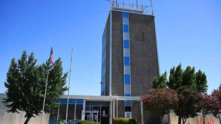 Fresno seeks to rebuild air traffic control tower. Why it’s facing backlash