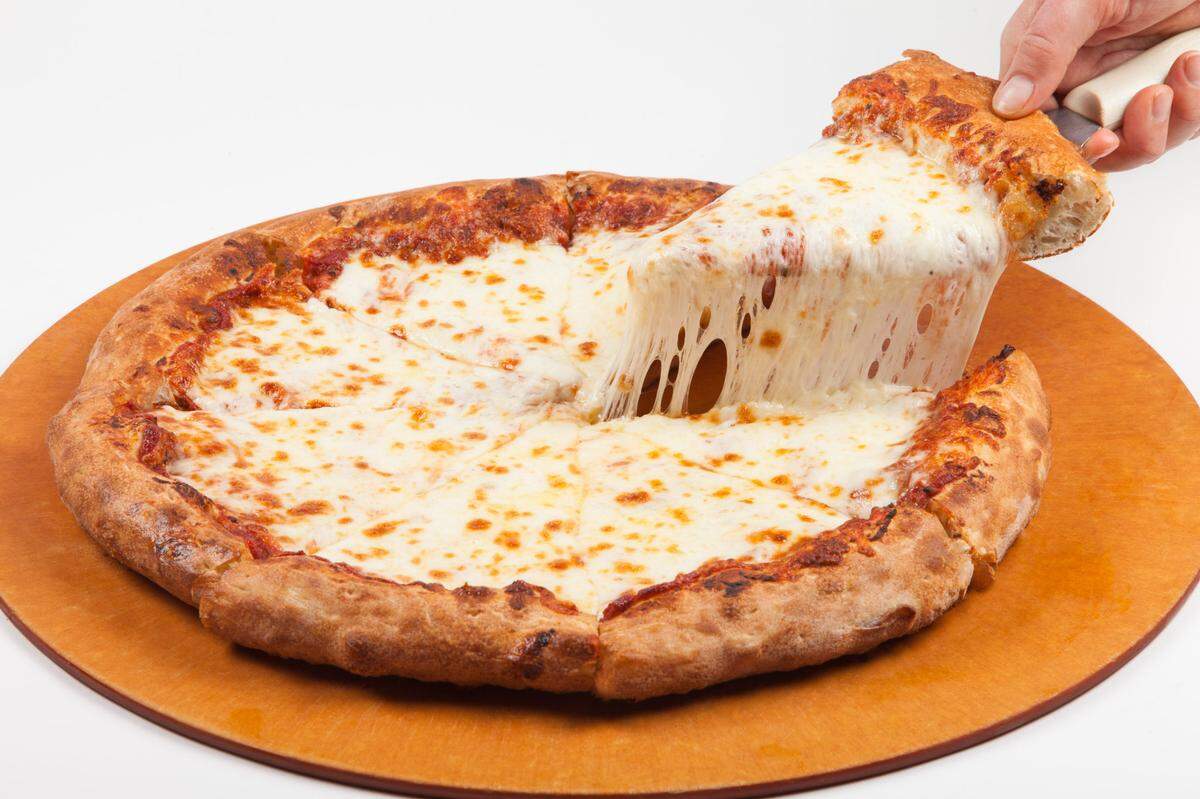 Pizza Factory sells pizzas like this one. The restaurant is expected to open at the northwest corner of Shaw and Leonard avenues in Clovis sometime during the first three months of the year.