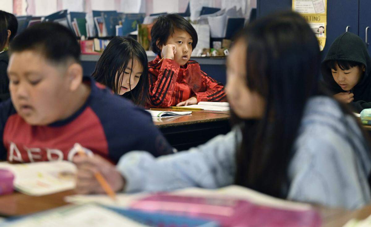 Students are seen studying in a Balderas Elementary Hmong Dula-Language Immersion class Wednesday, Oct. 15, 2025 in Fresno.