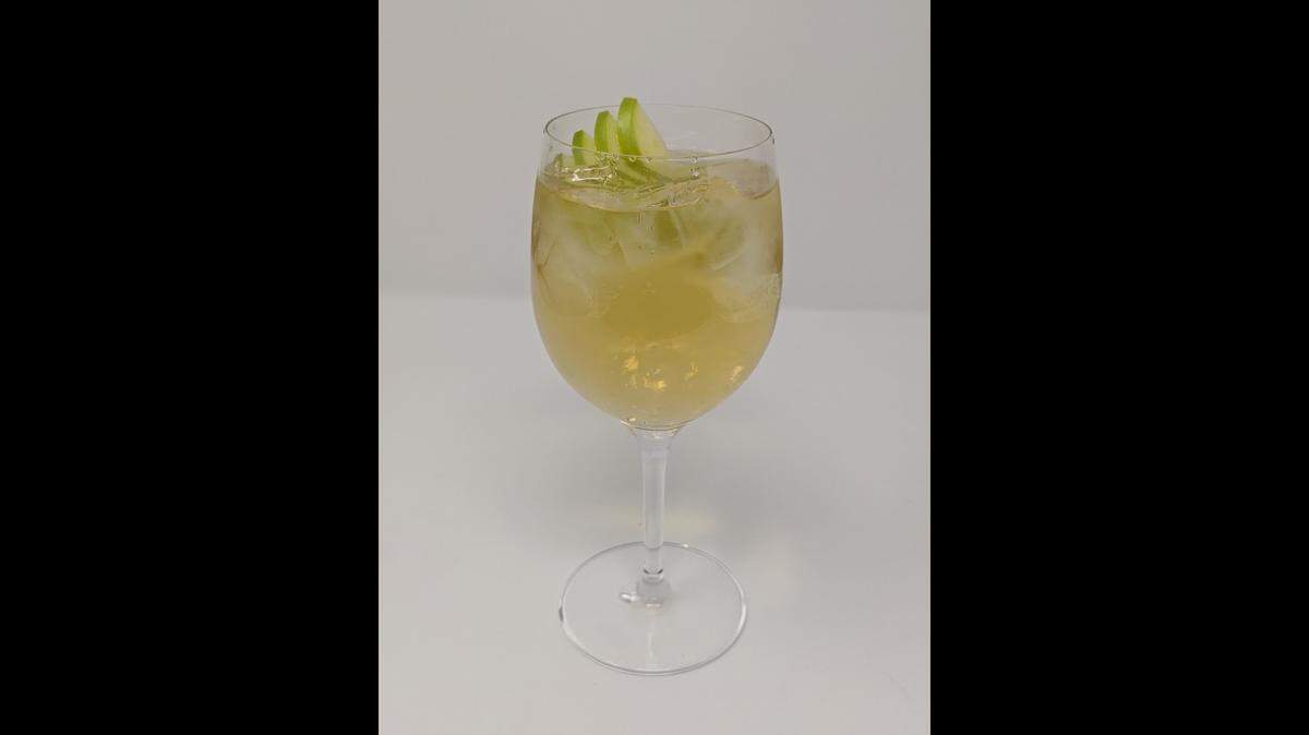 The “Anything works” Spritz features ingredients that you likely have on hand, from Mochuelo bar manager Saúl Aguilar.