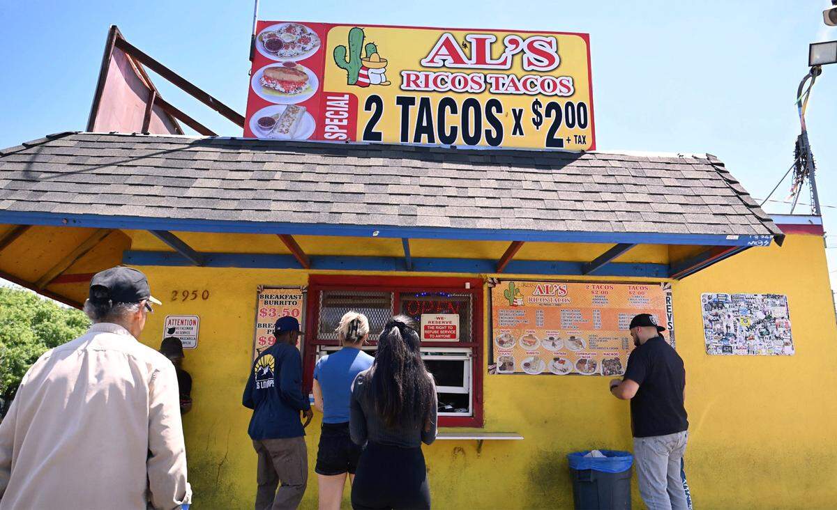 Al's Ricos Tacos with a 2 for $2 taco deal, is one of several places for cheap eats, photographed Monday, May 12, 2026 in downtown Fresno.