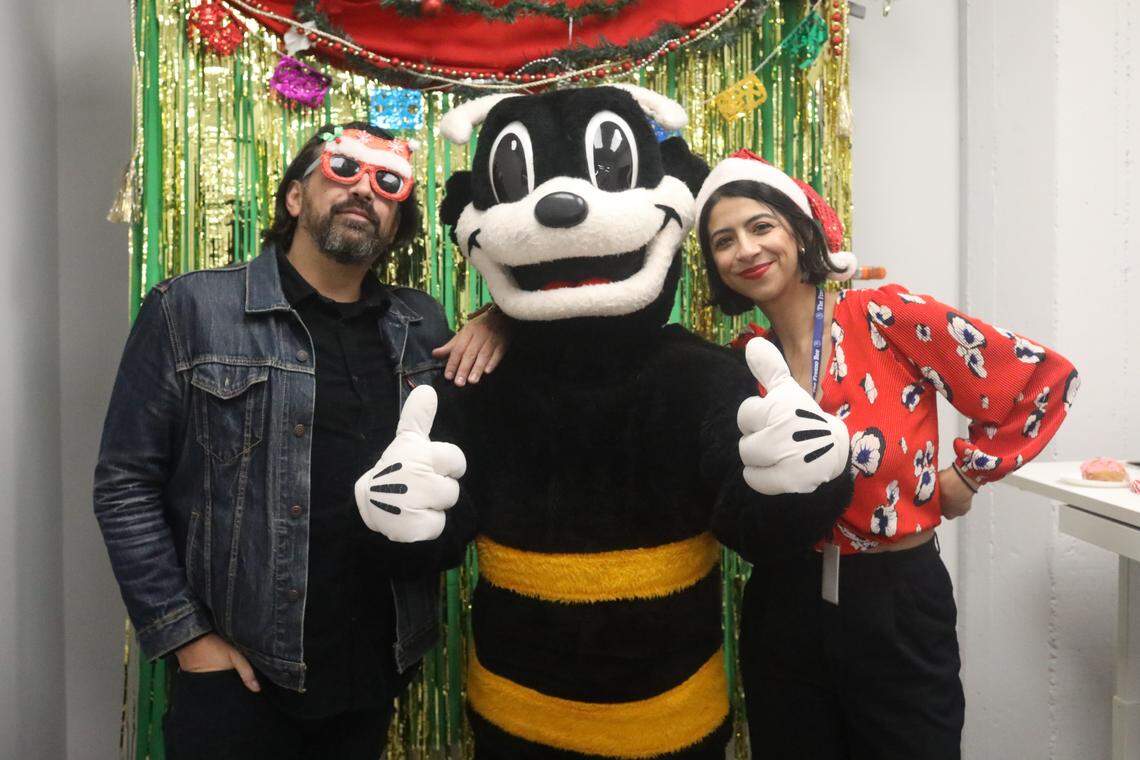 Community members had the opportunity to meet reporters and editors and take photos with Bee's mascot Scoopy while enjoying pan dulce and hot chocolate.
