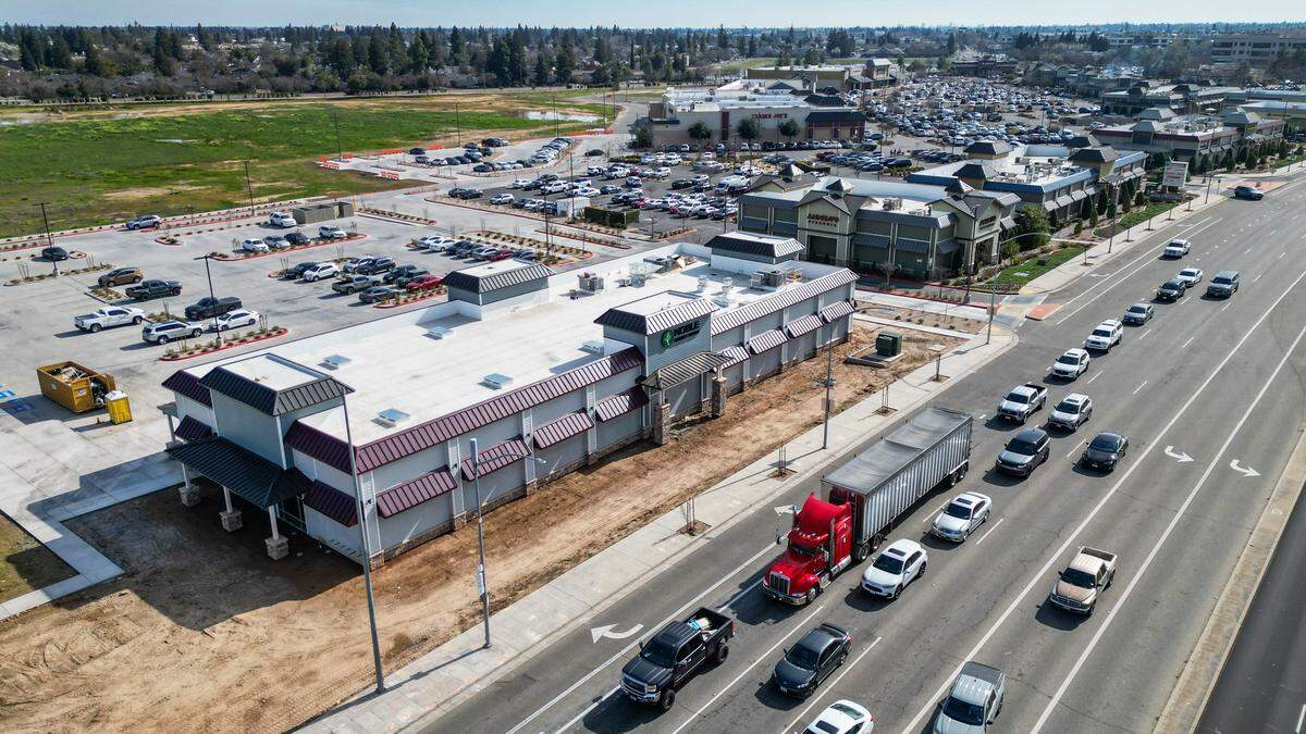 Fresno restaurateur Jimmy Pardini plans to open Strada, an Italian-inspired sandwich shop, to occupy a spot in a new building under construction next to Annesso Pizzeria, which he also owns, in north Fresno.
