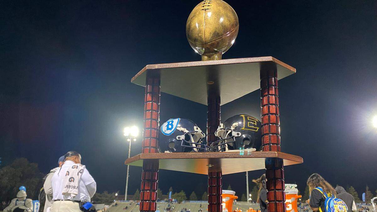Bullard and Edison played in the Cross Town Classic high school football game at McLane Stadium in Fresno, California on Thursday, Oct. 26, 2023.