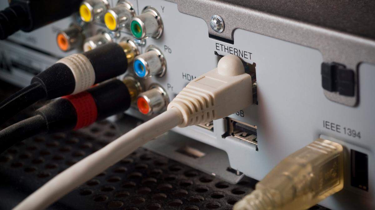 Washington state lawmakers are working to bring broadband services to the least populated communities.