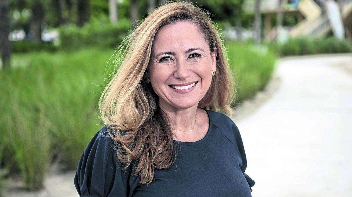 Se espera que Debbie Mucarsel-Powell, demócrata y ex congresista, desafíe al actual republicano Rick Scott por uno de los escaños del Senado de Estados Unidos por Florida. / Debbie Mucarsel-Powell, a Democrat and former Congresswoman, is expected to challenge Republican incumbent Rick Scott for one of Florida’s U.S. Senate seats.
