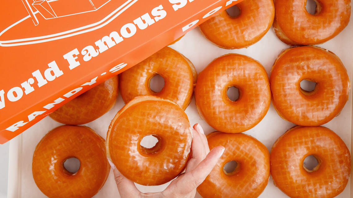 How to get free Randy’s Donuts. Clovis location sets opening date