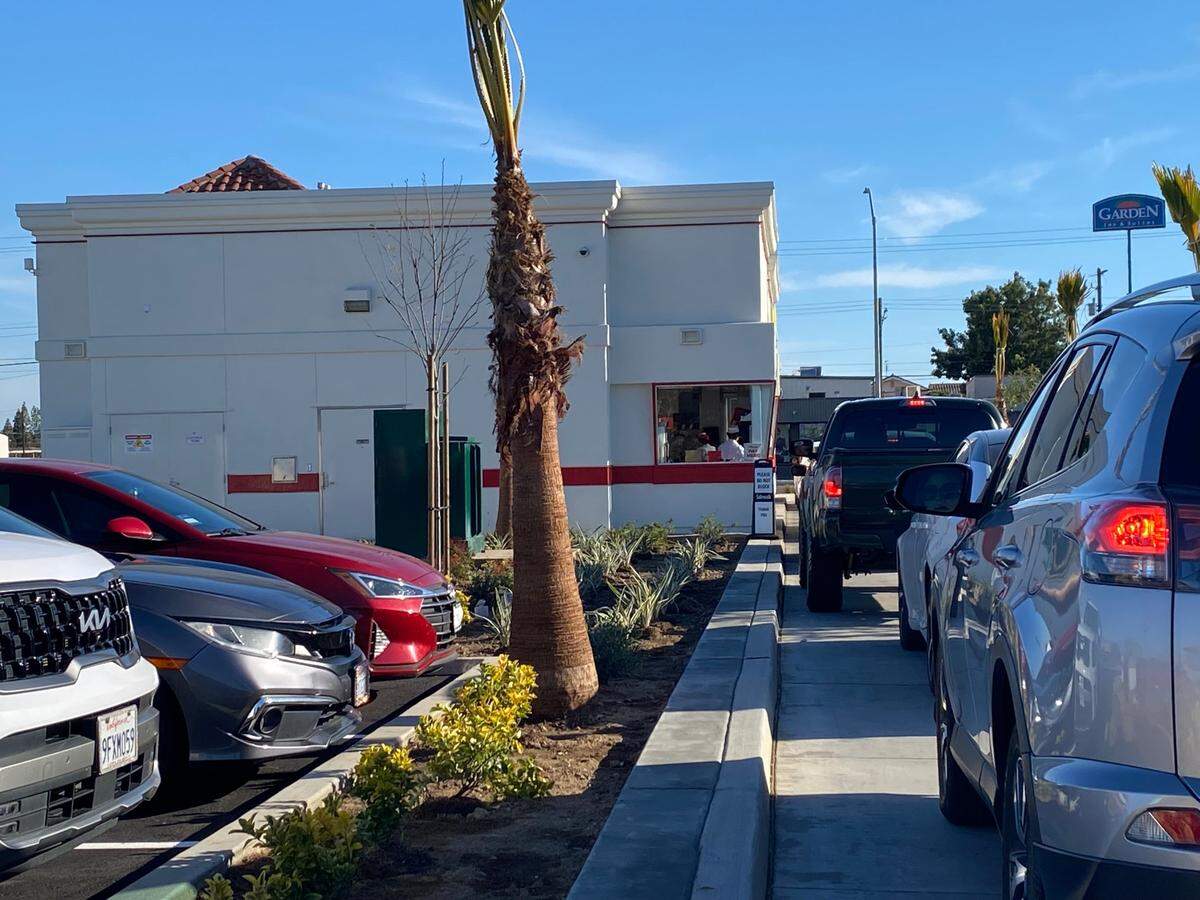 The In-N-Out Burger restaurant near Highway 99 on Shaw Avenue in northwest Fresno reopened after being closed for nearly two months to expand its drive-thru and parking lot.