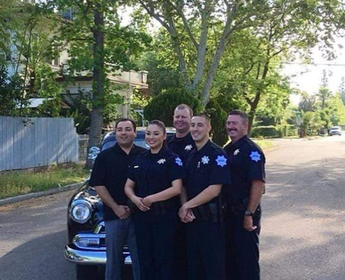 Fresno Police officer Ana Elizabeth Chavarin, who spent years working on domestic violence and child abuse cases, died from cancer at 39 years old.