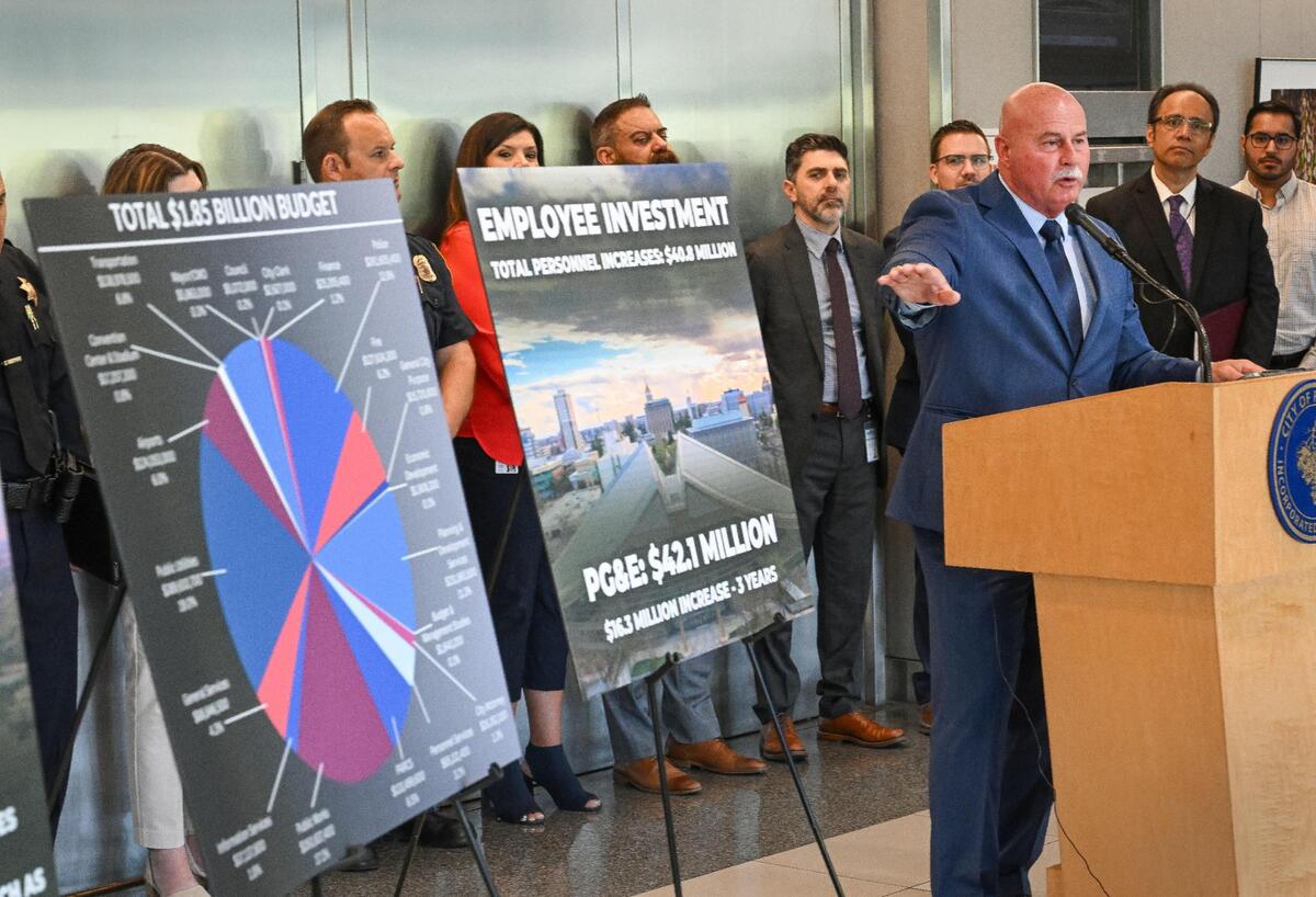 Mayor Jerry Dyer presents his fiscal year 2024 mayor’s budget during a news conference at Fresno City Hall on Thursday, May 18, 2023.