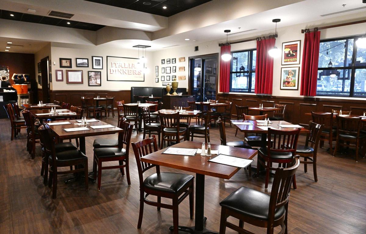 Cosmopolitan Tavern & Italian Grill, located in downtown Fresno, has been welcoming customers for decades. Photographed Friday, Oct. 25, 2024.