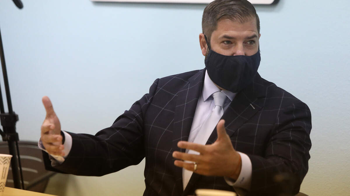 El asambleísta Joaquín Arámbula, demócrata de Fresno, atribuyó a las organizaciones comunitarias el mejorar la tasa de vacunación contra el COVID en el Valle. Habló en una sesión de escucha del 27 de octubre de 2021 con el fiscal general del estado, Rob Bonta.