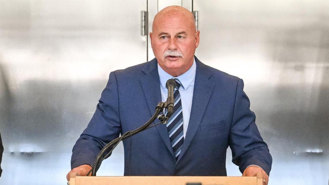 Alcalde de Fresno afirma que la agencia de inmigración ha perdido la confianza del público.