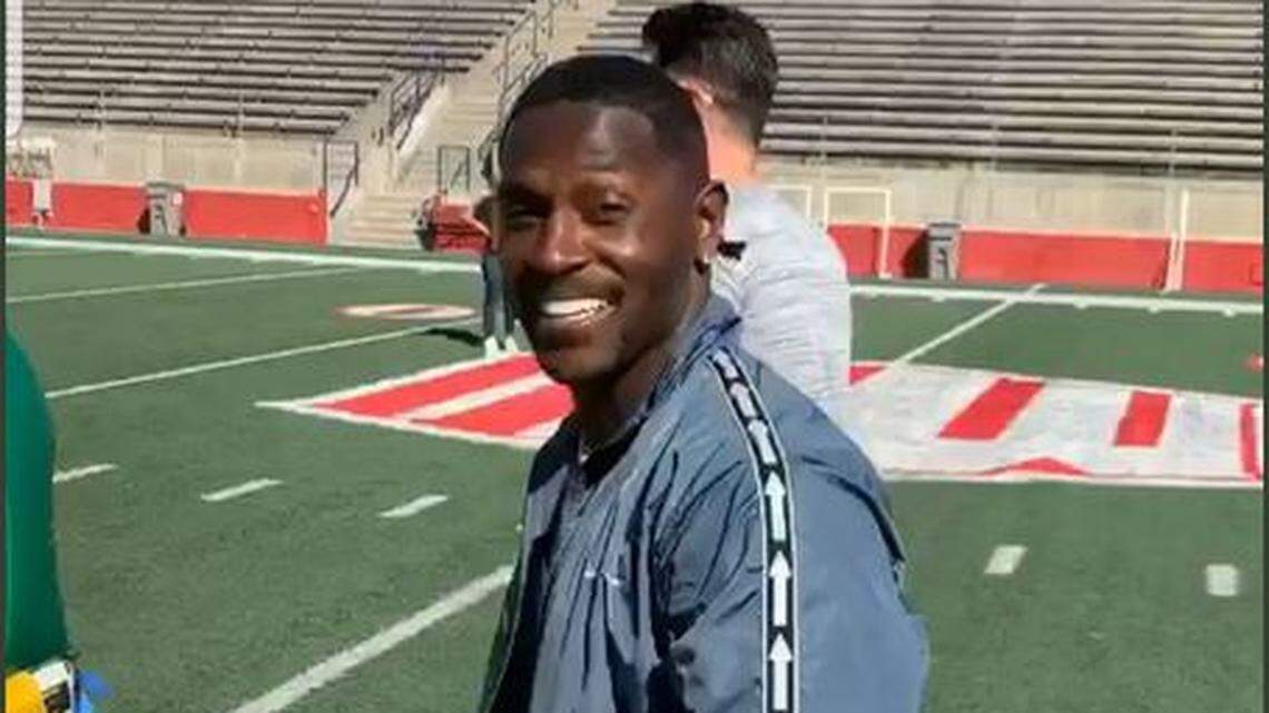 New Oakland Raiders receiver Antonio Brown paid a visit to Fresno to attend a birthday party for Derek Carr’s son, which was held Saturday afternoon at Bulldog Stadium. Brown was traded from the Pittsburgh Steelers earlier this month.